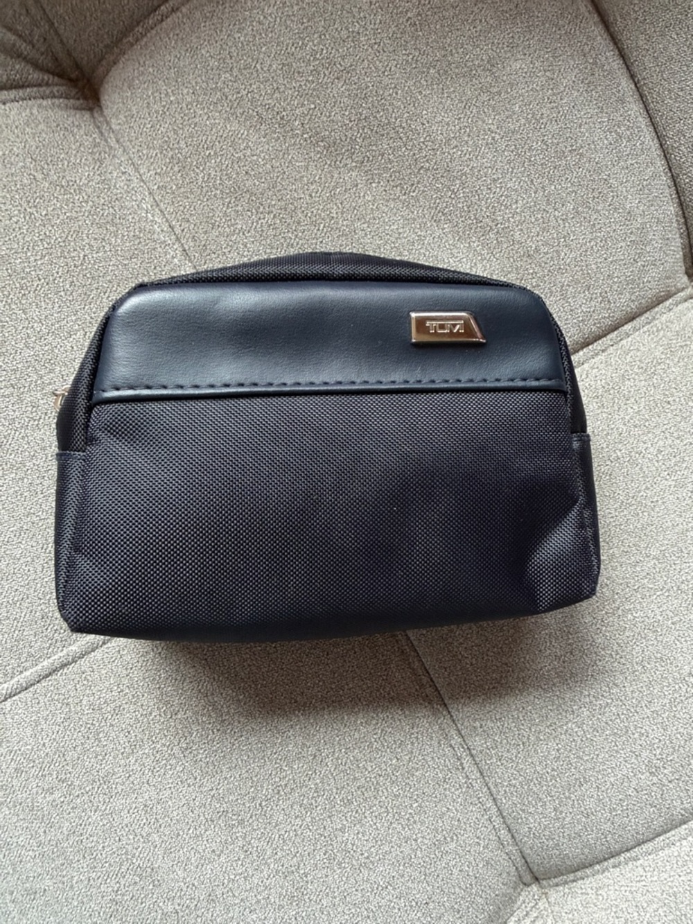 Tumi travel bag navy blue zippered pouch cosmetics toiletries etc